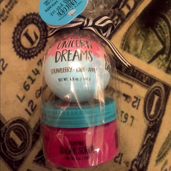 Bath Bomb 💣 &Foaming Scrub Set - Picture 1 of 5